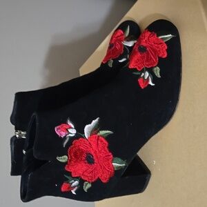 Kate Spade New York Floral Embroidered Suede Ankle Boots Size 7.5